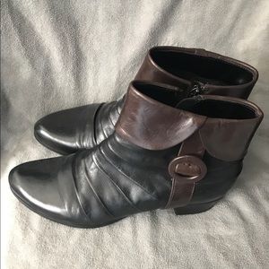 Black with brown ankle boots.